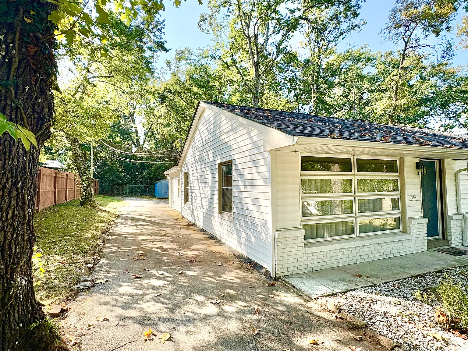 3 bed, 1.5 bath, 1600 sqft, $1,900 — Photo 3