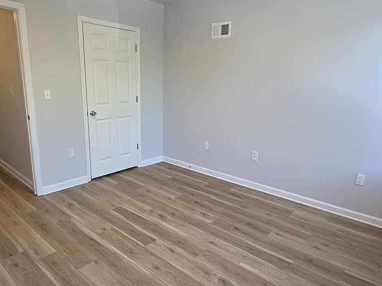 510 N Pulaski St — Photo 7