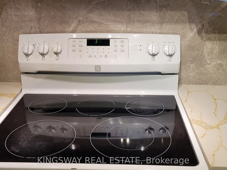 7 Lorraine Dr #812 — Photo 10
