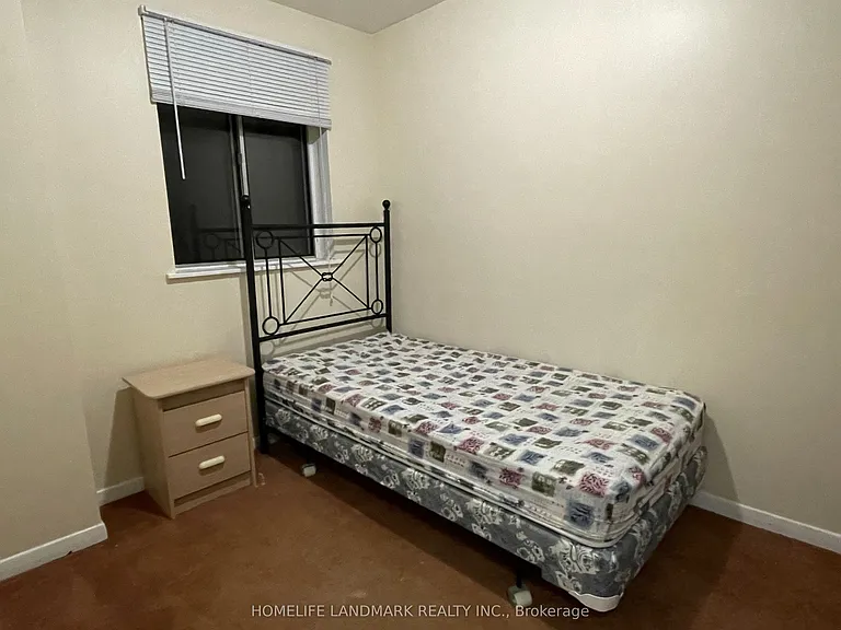 3025 The Credit Woodlands — Photo 10