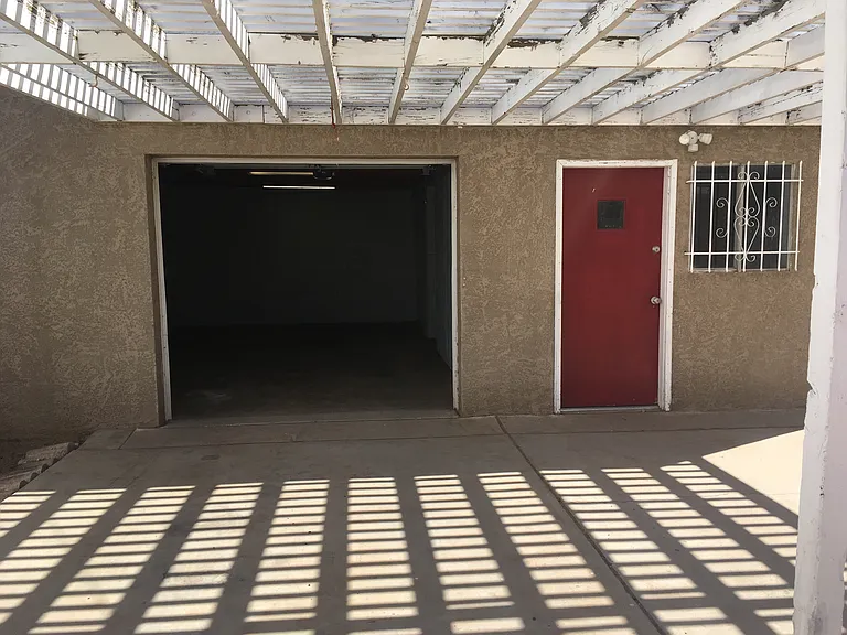 906 Madeira Dr SE — Photo 8