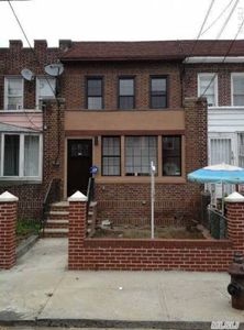 2533 McIntosh St, Flushing, NY, 11369