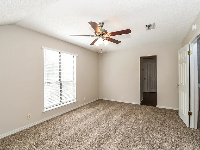 8315 Crosswind Rd — Photo 9