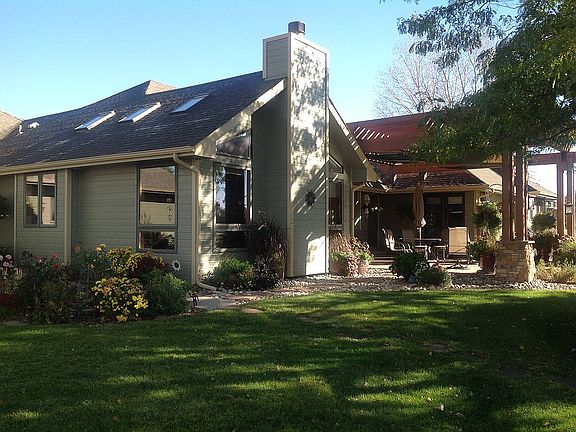 Fam. Rm and Patio/Pergola
