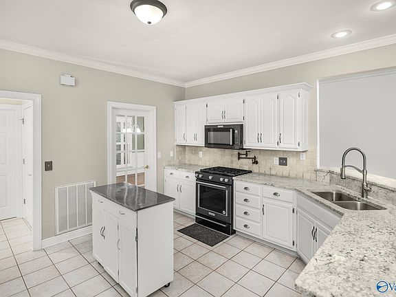 3rd image of 2734 Deford Mill Rd SE