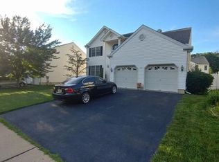 22 Bearsley Dr, East Brunswick, NJ 08816