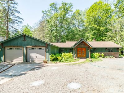21417 Parker St, Farmington Hills, MI, 48336