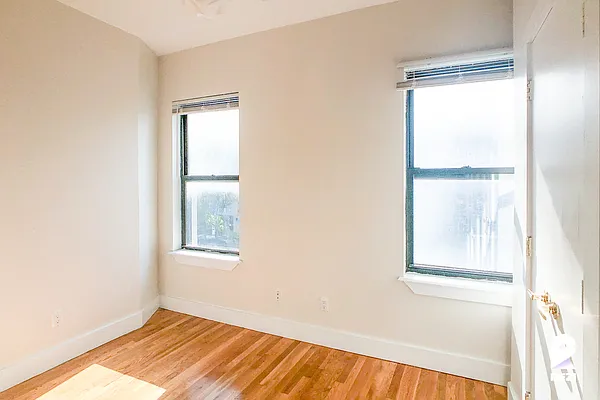 Rented by REZI | media 2