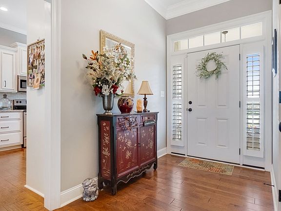 2nd image of 140 Bermuda Ln