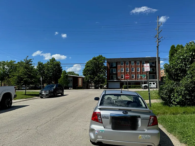 Lawler Ave — Photo 23