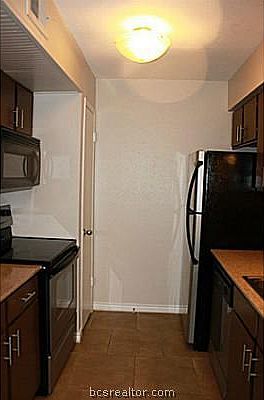 5th image of 904 University Dr #58