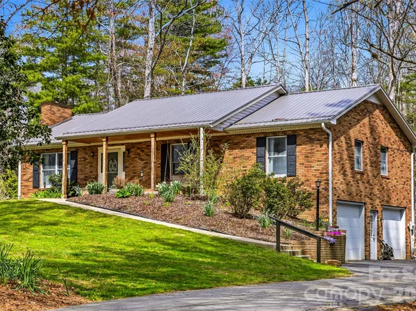 32 W Ashley Pl, Etowah, NC 28729