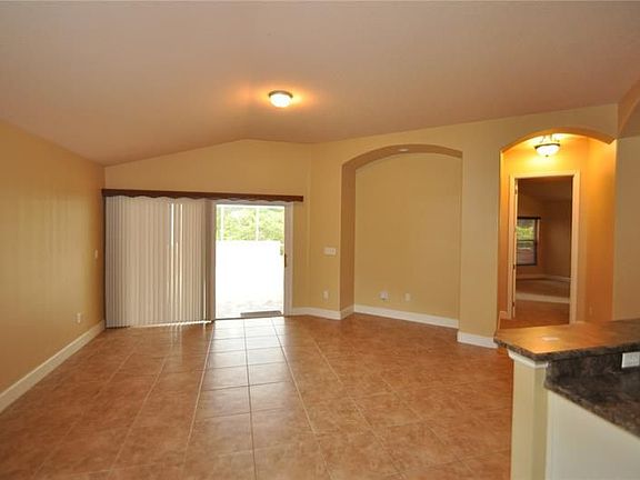 5th image of 70 Southlake Dr