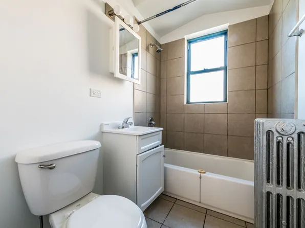 7700 S Kingston Ave Chicago, IL 60649