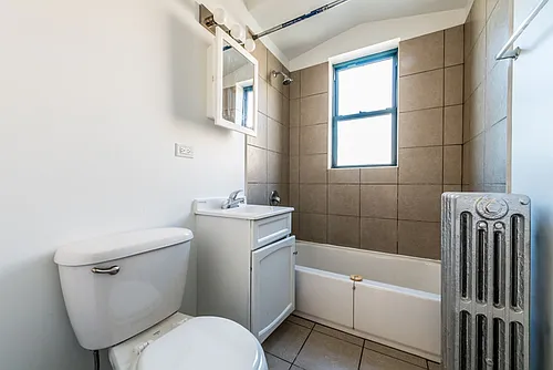 7700 S Kingston Ave Chicago, IL 60649 Photo 1