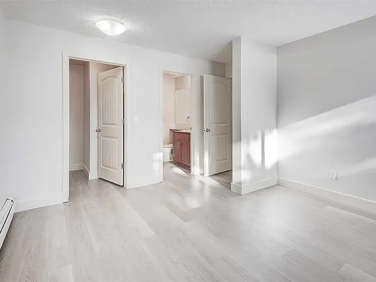 101 Village Hts SW #1 — Photo 3