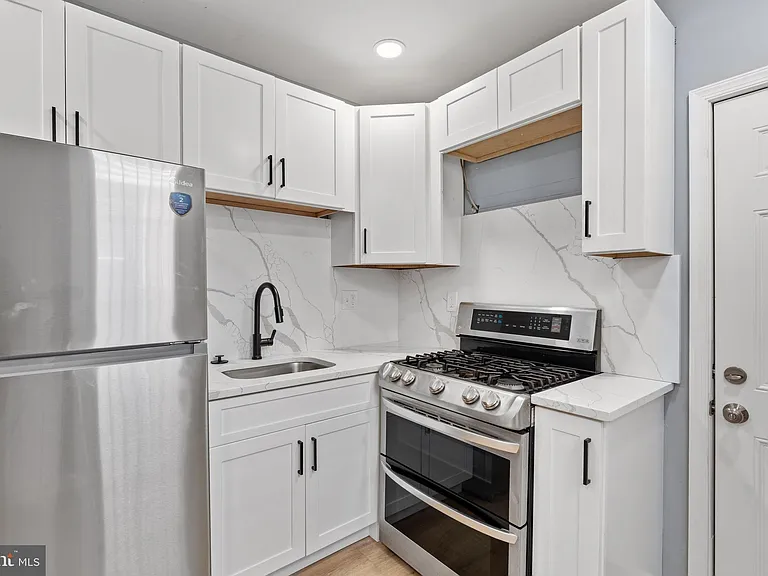 2224 E Clearfield St — Photo 8