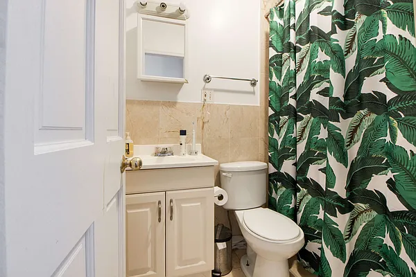 Rented by Compass | media 12