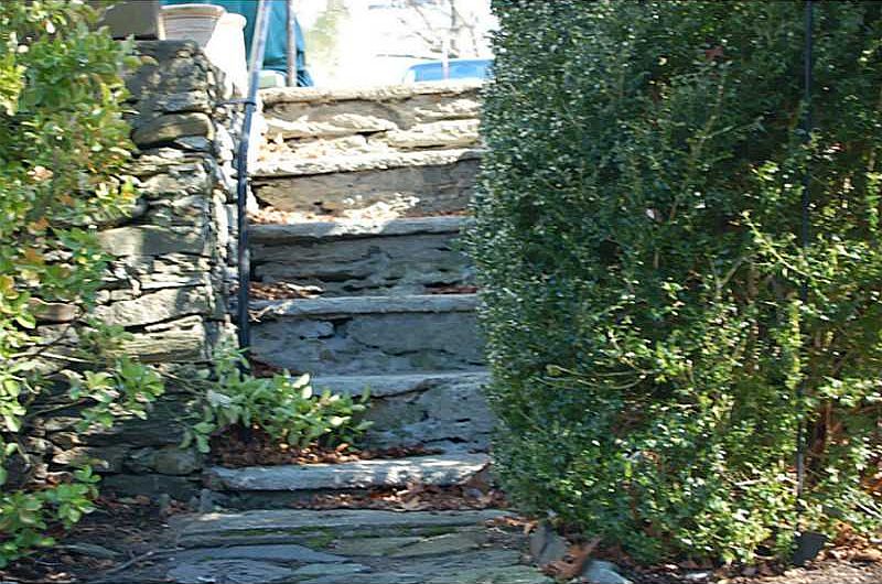 1st image of 115 Fairfax Dr