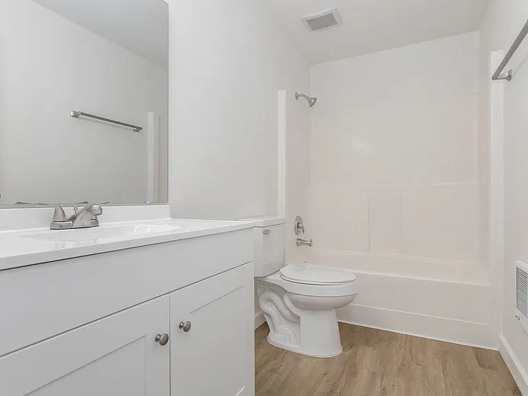 Glacier Park Apartments — Photo 45