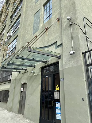 Rented by EXR | media 20