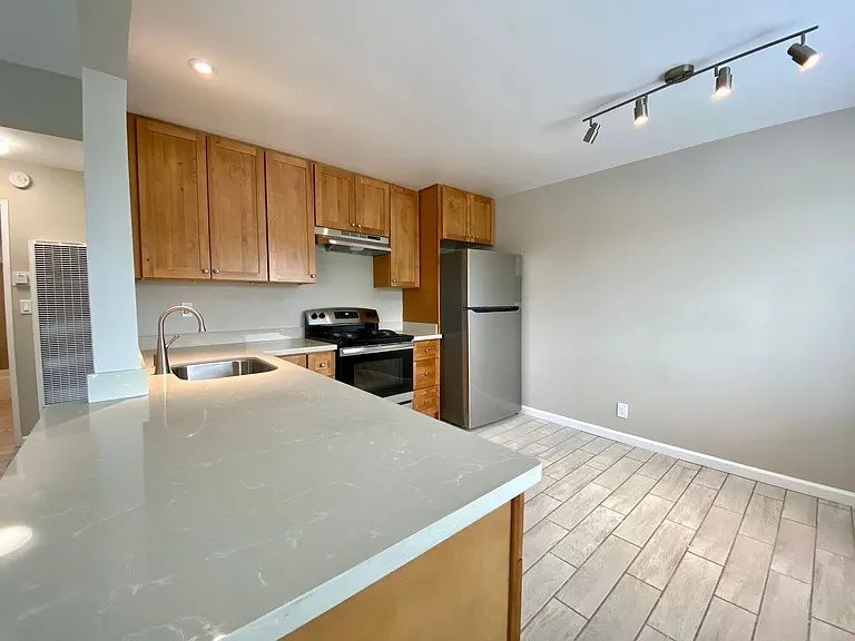 Solano Apartments — Photo 1