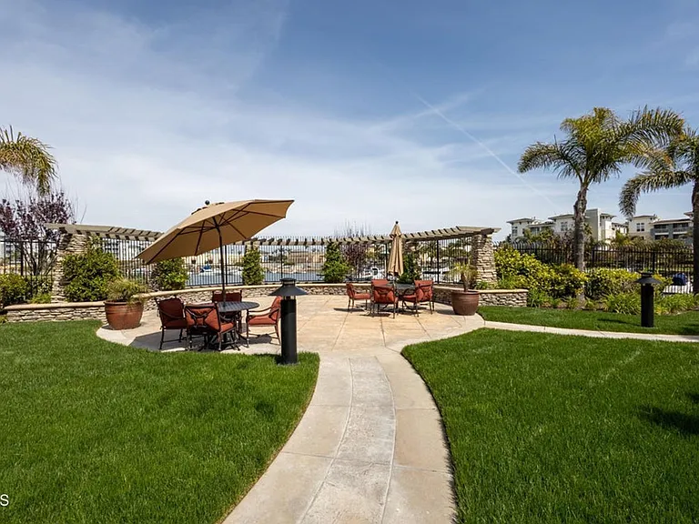 4008 Tradewinds Dr — Photo 42