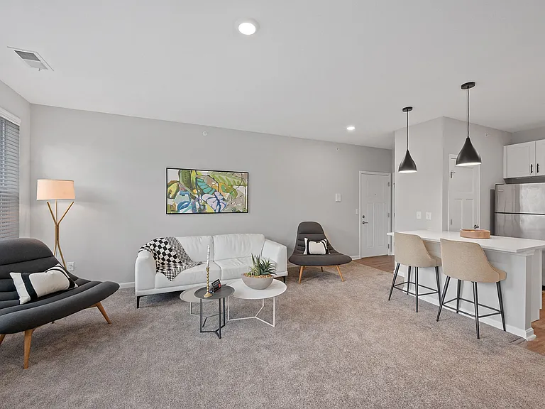 Monmouth Row Apartments — Photo 10