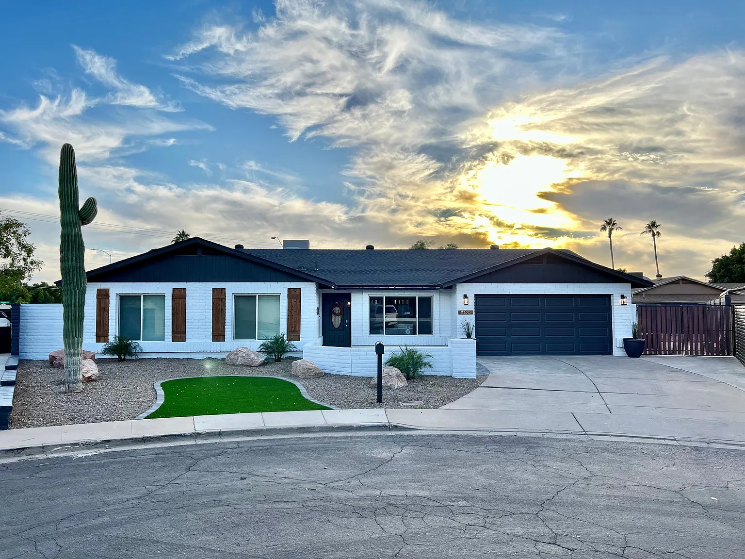806 N Stewart Cir — Photo 1