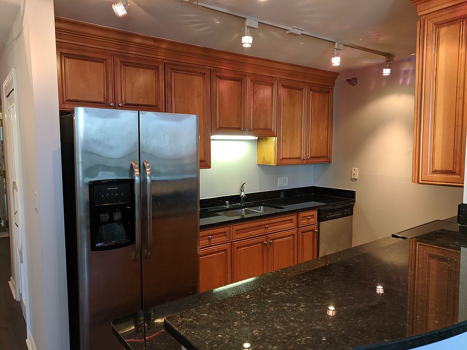 1st image of 345 N La Salle Dr APT 3402