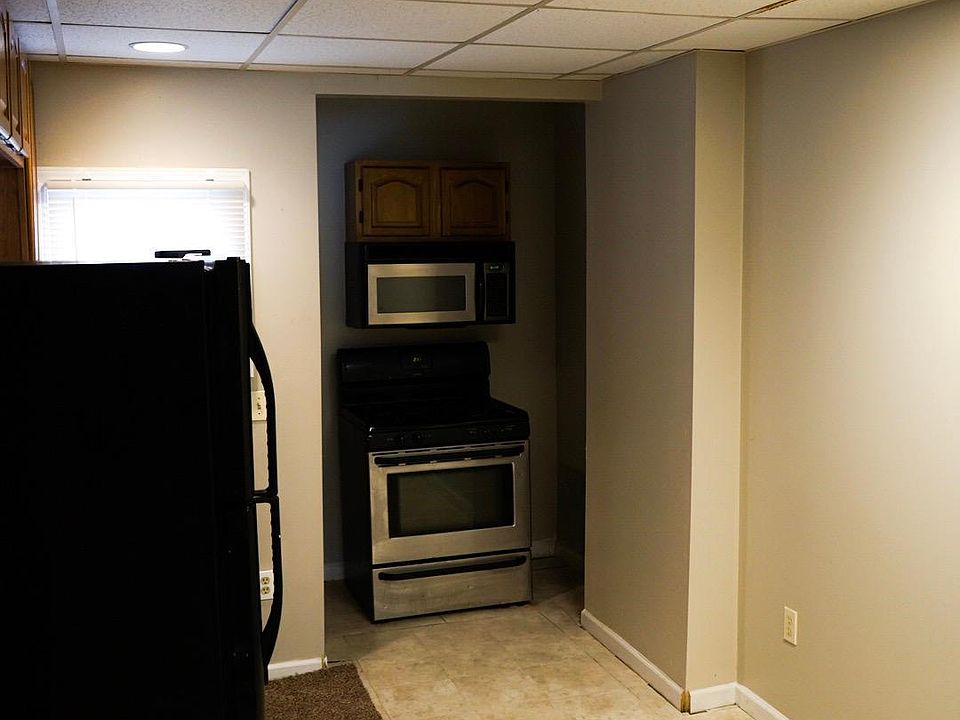 2nd image of 327 N Fountain St