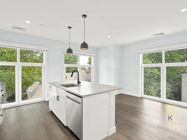 54 Auburn St, Brookline, MA