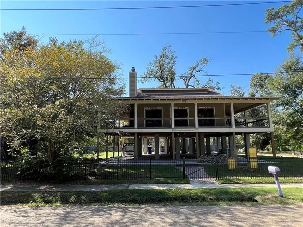 246 East St, Mandeville, LA 70448