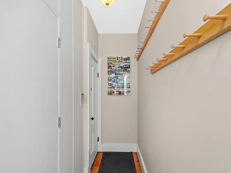 249 Bunker Hill St #B — Photo 9