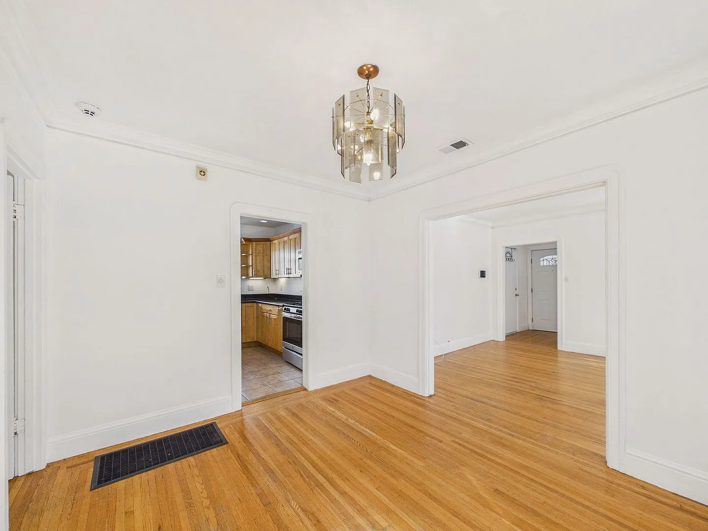 Spacious 2-Bedroom with Formal Living & Dining Rooms, Parking & Shared Backyard — Photo 2