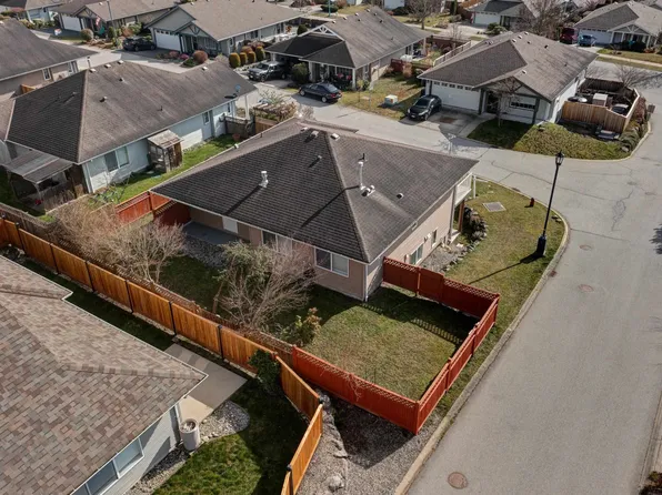 5683 Emily Way, Sechelt, BC V7Z 0N5