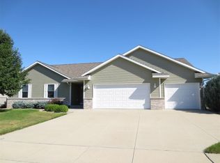 1700 Bellboy Dr, Marion, IA 52302