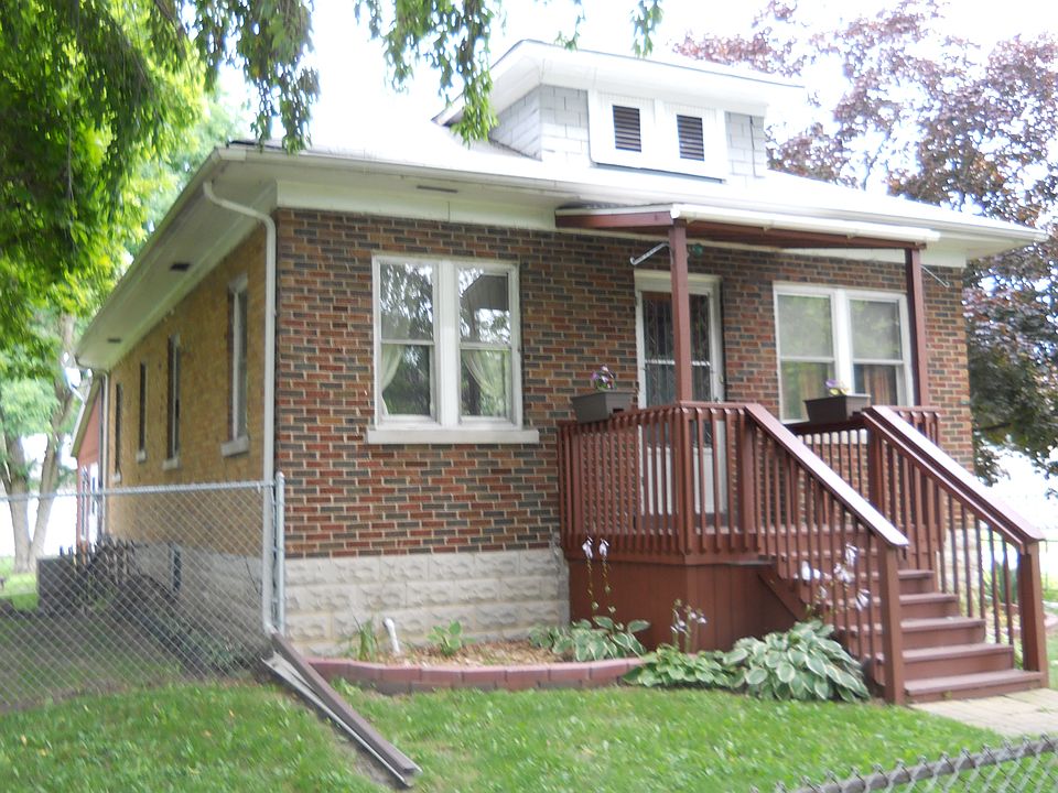 2nd image of 401 N Cavender St