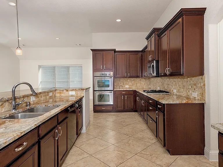46 Caprice Bend Pl — Photo 13
