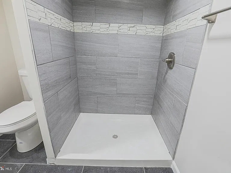 6512 Golden Ring Rd — Photo 33