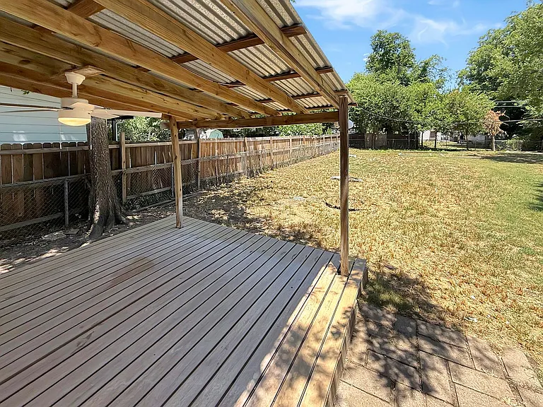 5017 Fairfax St — Photo 16