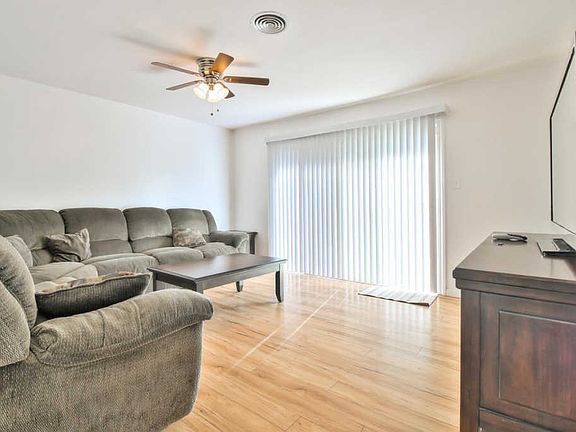 5th image of 514 Ella Dr