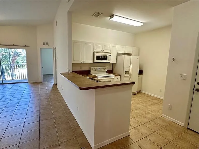 4299 Bellasol Cir #2621 — Photo 26