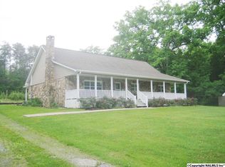 572 County Road 106, Mentone, AL 35984