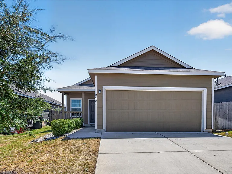 2521 Forgtemenot Ln — Photo 1