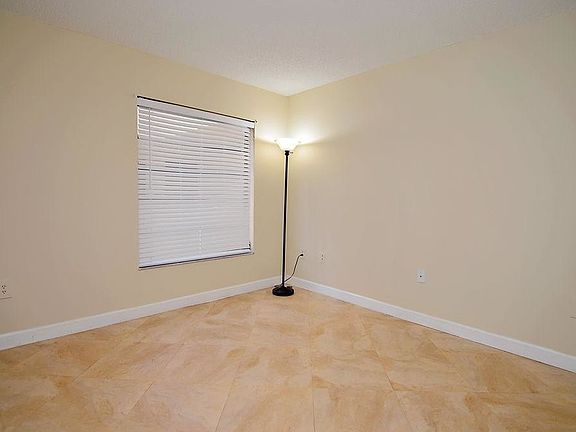 5th image of 9255 SW 125th Ave APT 301