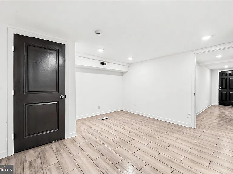 5616 Florence Ave — Photo 34