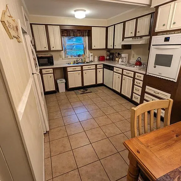 305 Shields View Dr — Photo 6