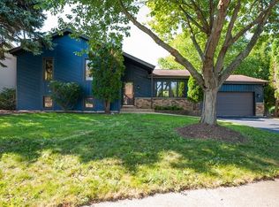 4837 Crest Ct, Waukegan, IL 60087