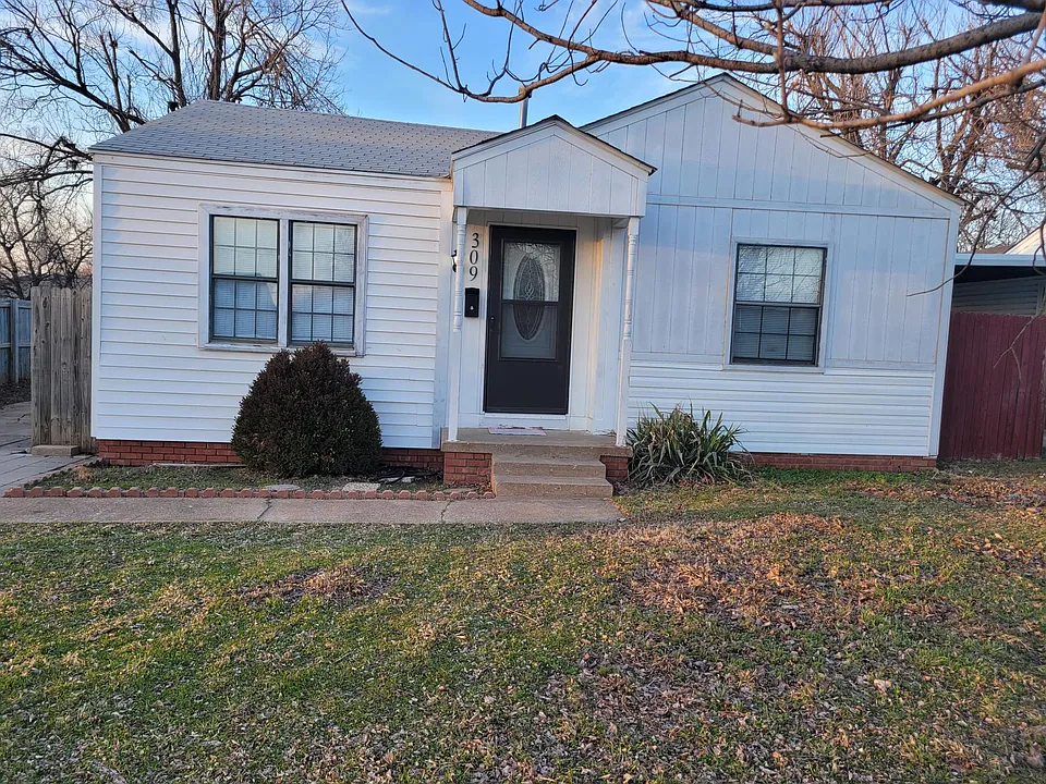309 E Fairchild Dr